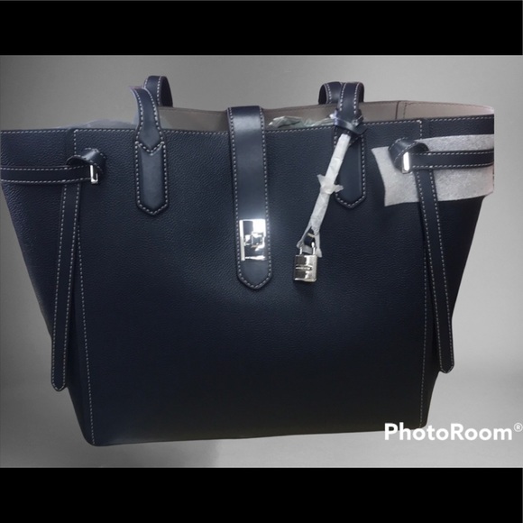 🍀MK Cassie Handbag Set 🍀 - Picture 6 of 14